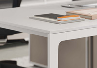 Linea Plus scrivania direzionale con struttura in alluminio